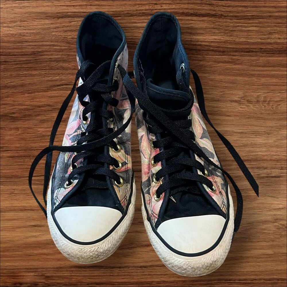Converse Chuck Taylor All Star Floral High Tops Women’s 9.5